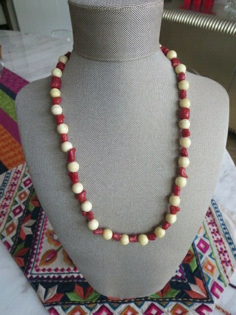 ANTIQUE GENUINE RED CORAL BEADS 14K NECKLACE