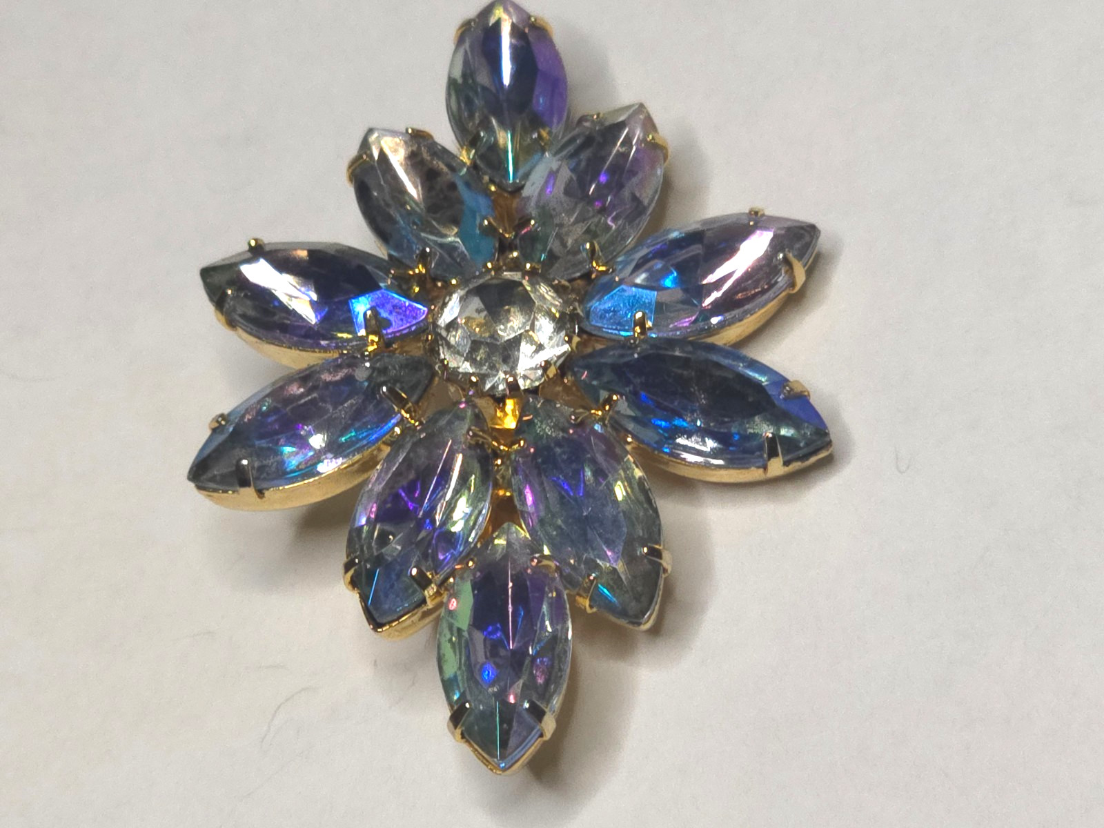 Vintage Brooch Estate blue clear aurora borealis flower gold tone 2″/1.5″