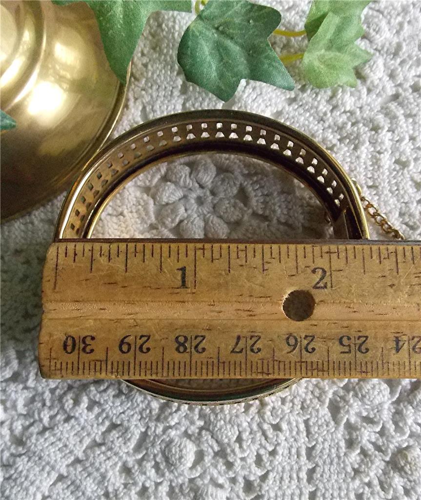 LOVELY VINTAGE 1950’s WIDE GOLD TONE METAL OPEN CUT WORK DESIGN HINGED BRACELET