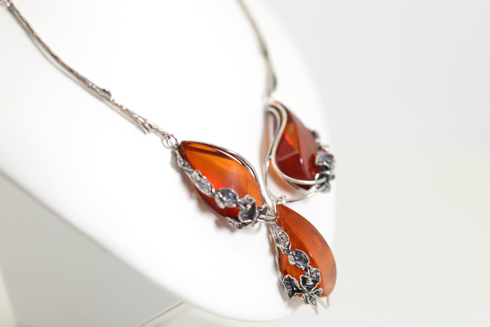 Vintage 925 Sterling Silver Amber Flower Floral Pendant Necklace L: 45cm