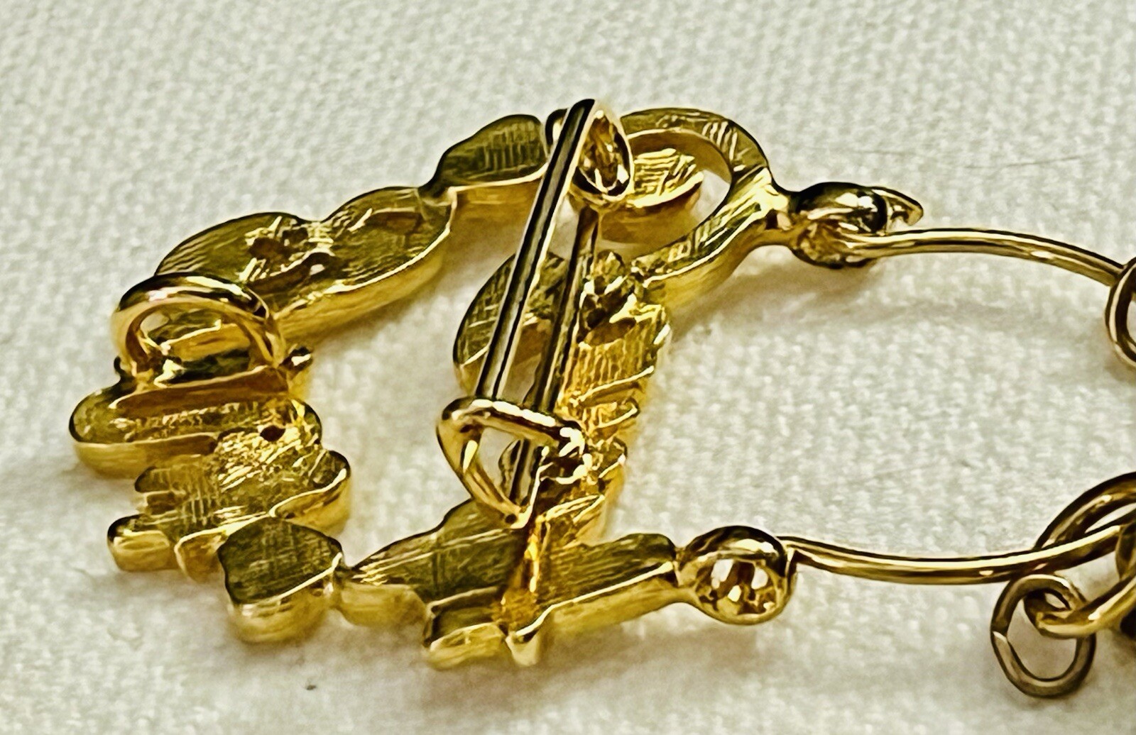 Lot of 2 Vintage Gold Tone ‘Mother’ Pieces Jewelry Necklace & Convertible Brooch