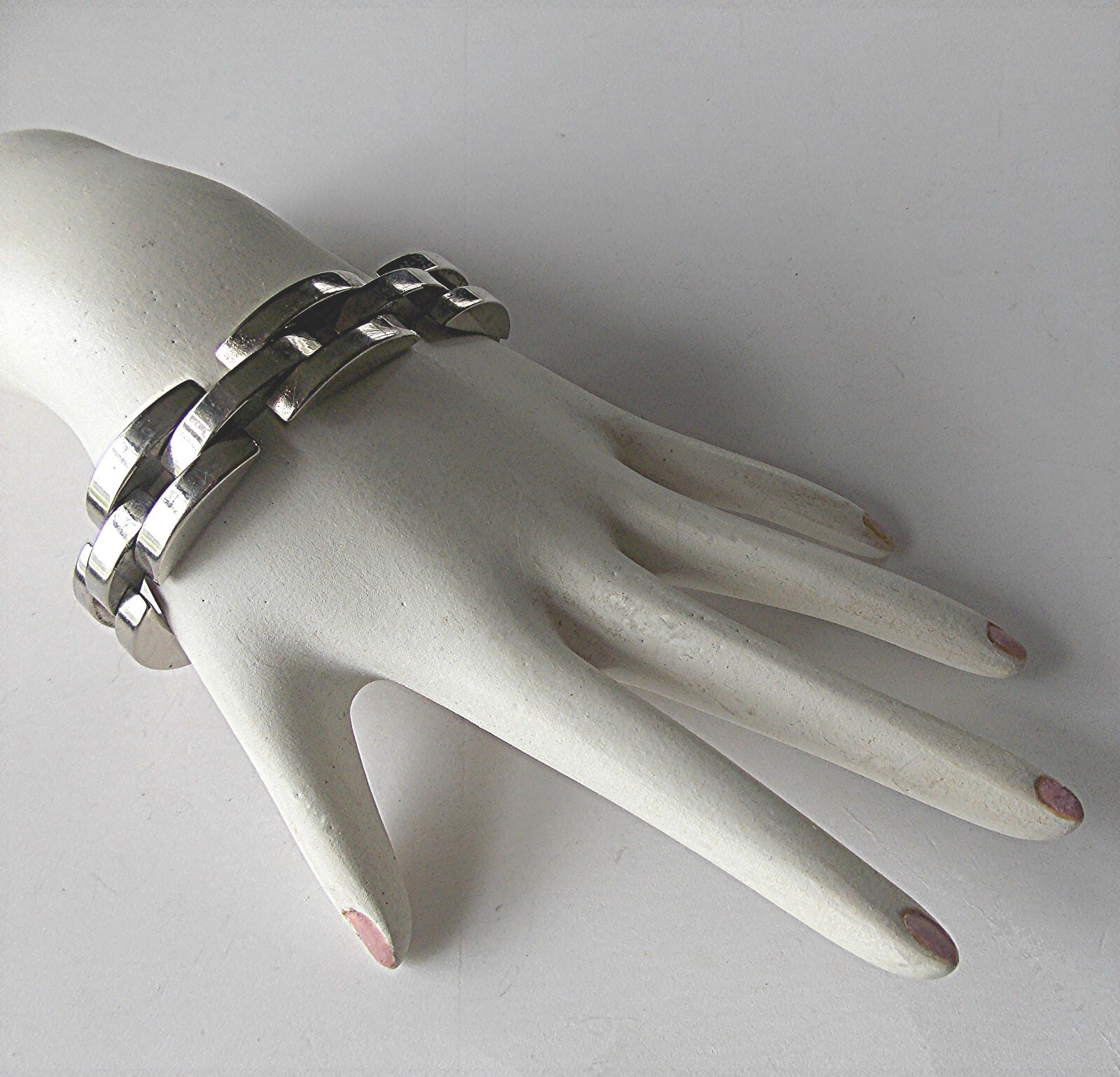 VINTAGE 1970’s BRIGHT CHROME PLATED CHUNKY GATE LINK BRACELET WITH SAFETY CHAIN