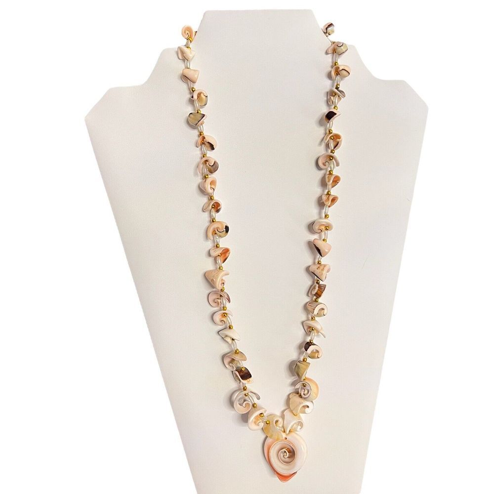 VINTAGE Women’s Necklace Natural Cocomurex Luhuanus Sea Shell Beaded 23 in.