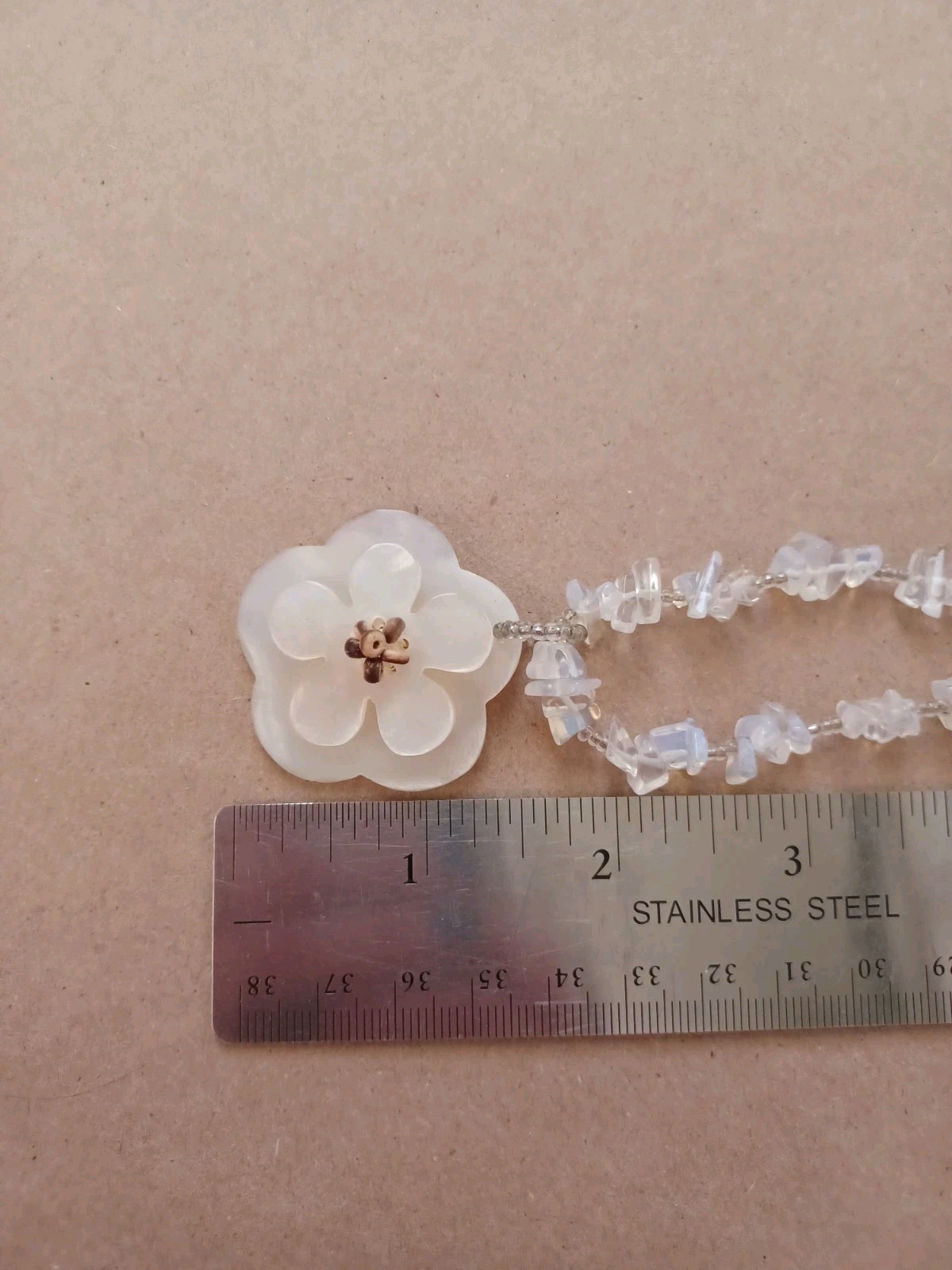 Vintage 90’s Y2K Early 2000’s MOP Shell Flower & Opalite Glass Bead Necklace