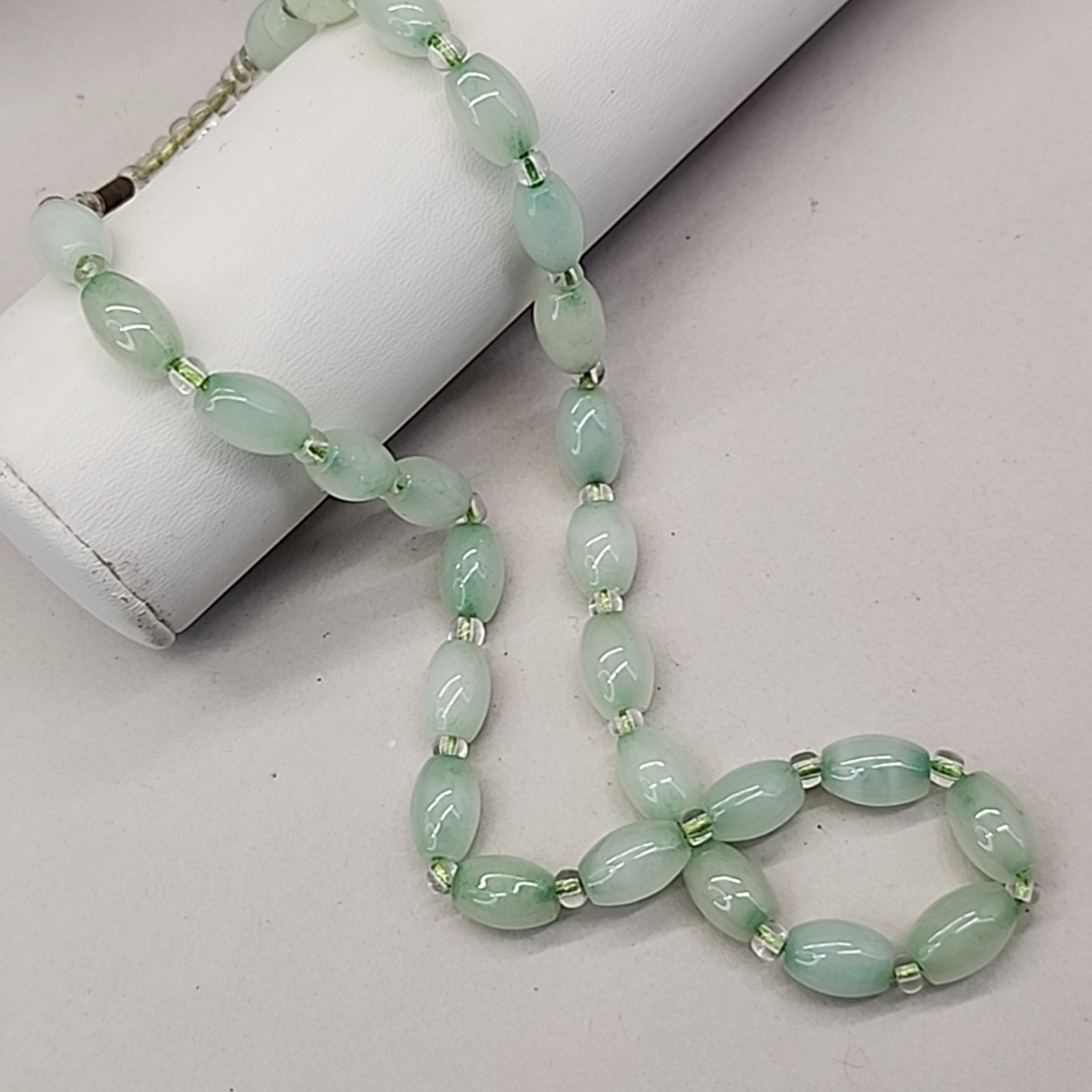 Vintage Chinese Glass Beaded Necklace 7mm Oval 17.5″
