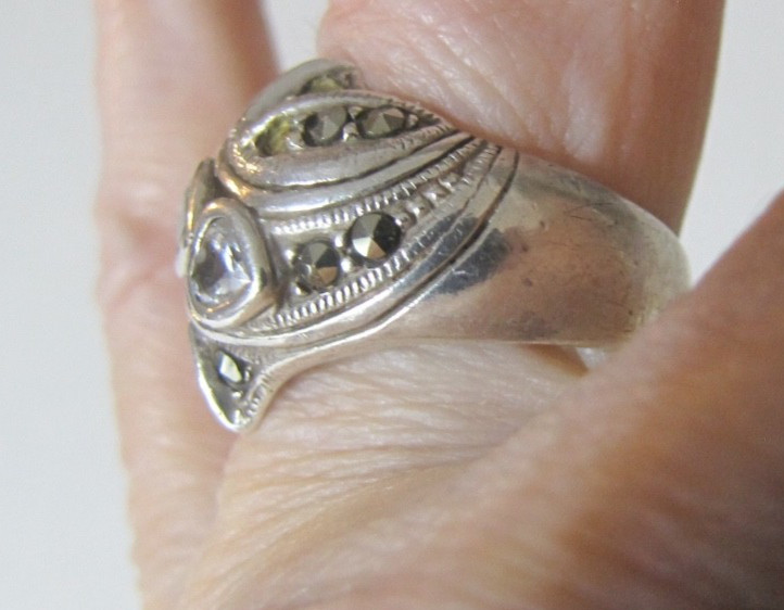 CW Sterling Silver CZ Hearts Marcasite Ring Missing Stones Wide Band 7.23g 7.5