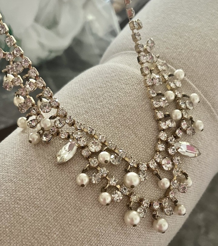 Vintage Clear Crystal Pearl Gold Tone Cascading Collar Beaded Garland Necklace