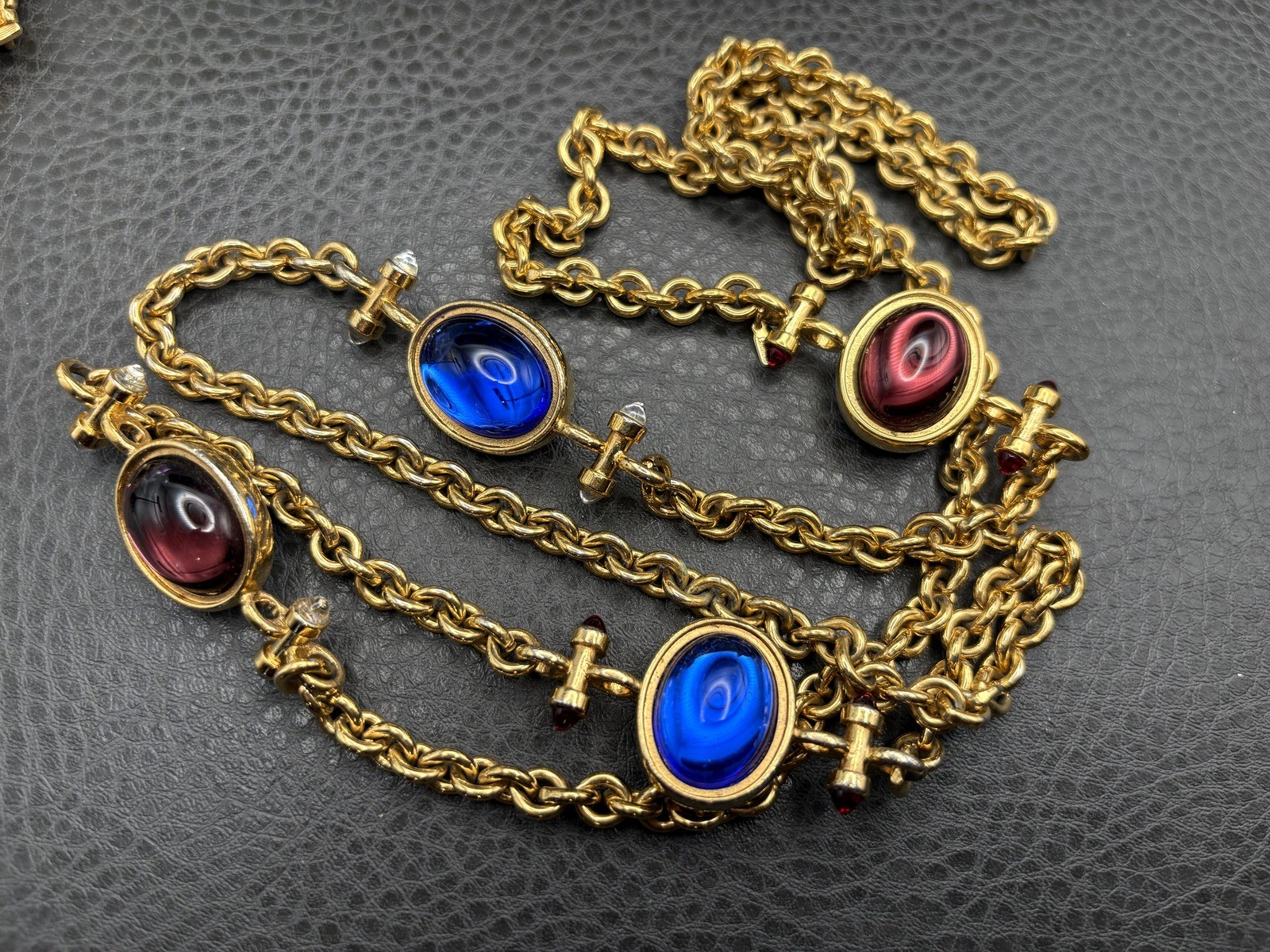 Vintage 80s Monet Gold Tone Gripoix Style Necklace Blue Purple Cabochon Station
