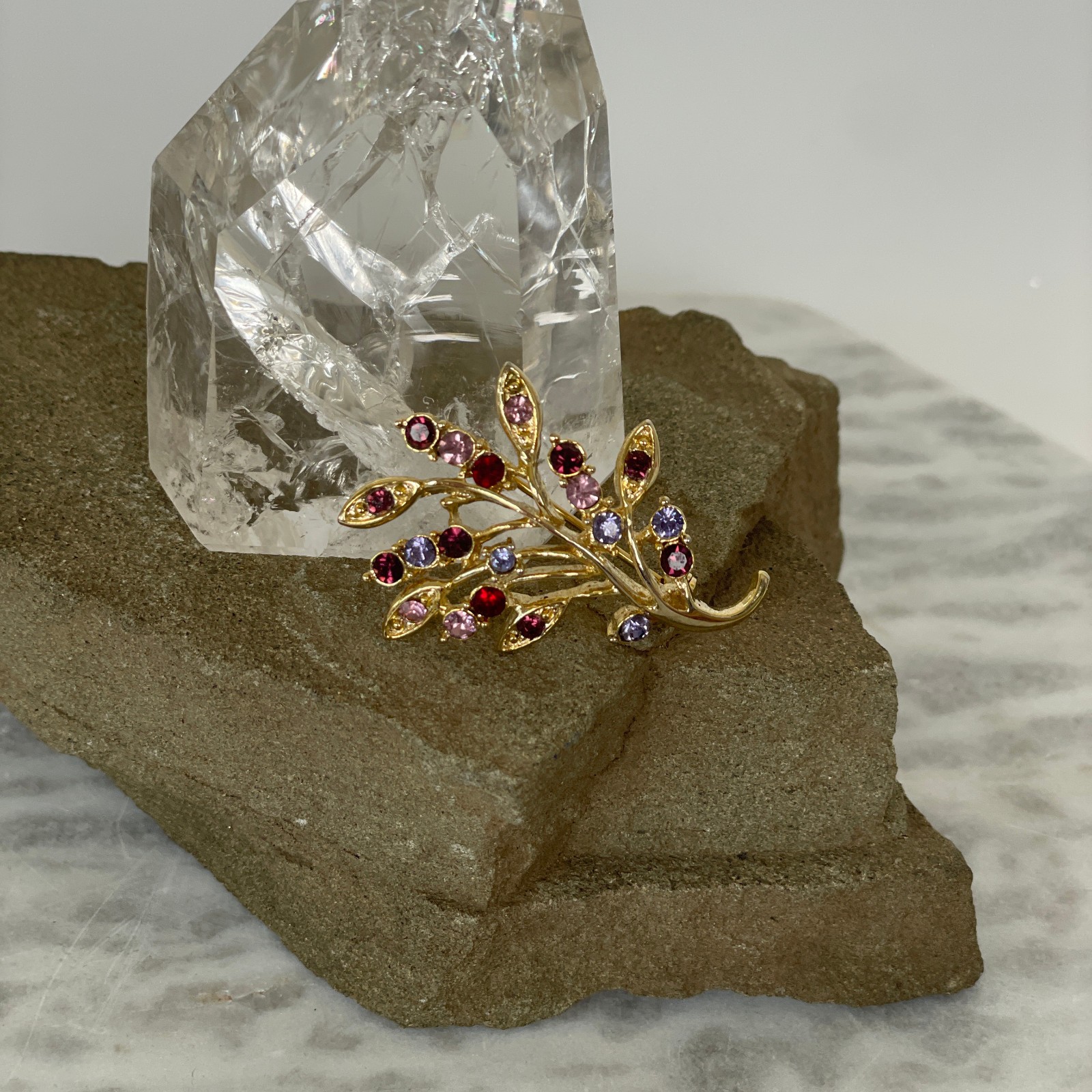 Sparkly Colorful RHINESTONE LEAVES Brooch Gold Tone Purple Pink Red Multicolor