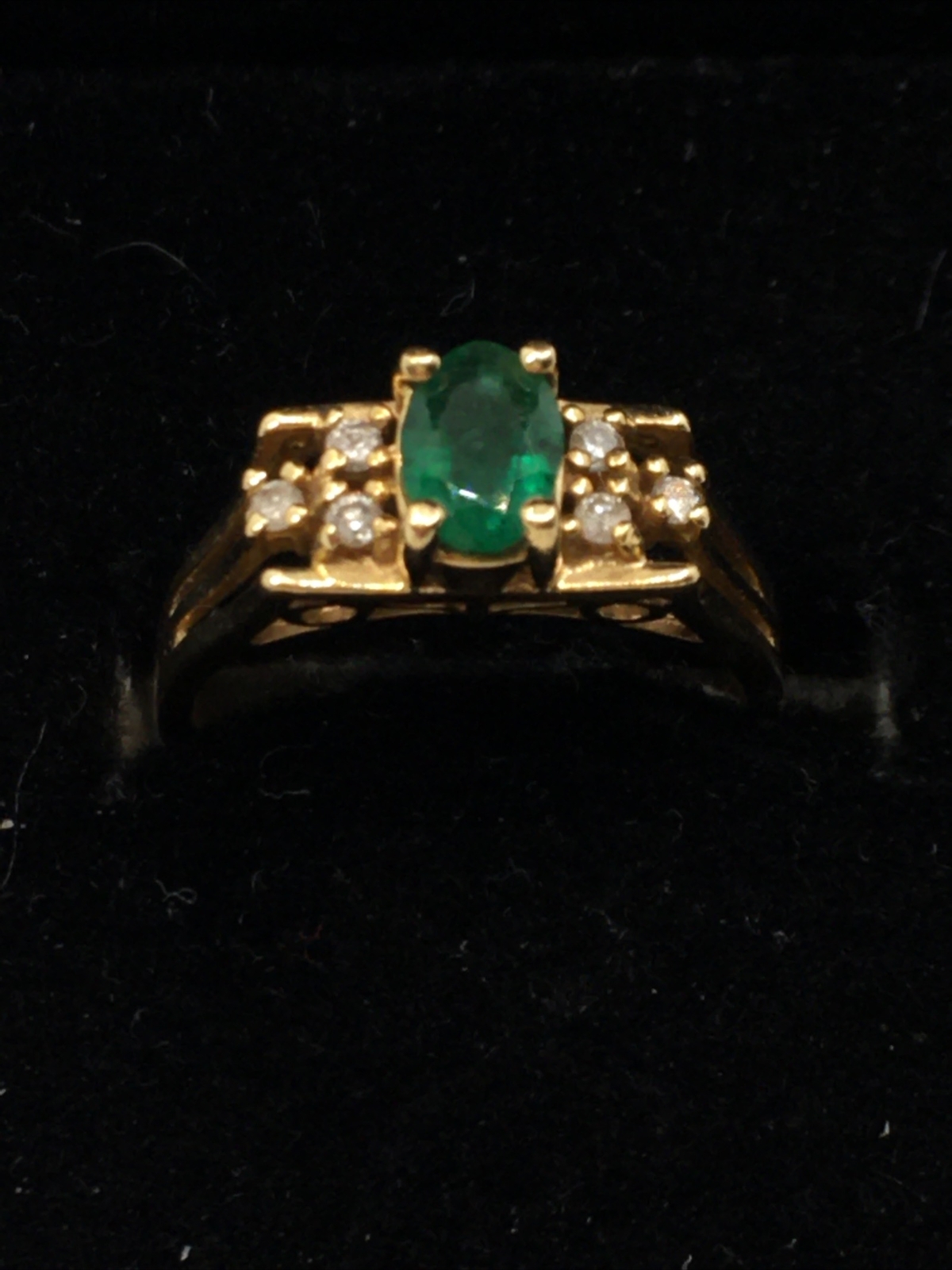 VINTAGE 14K Yellow Gold 0.31CTW Emerald & 0.05CTW Diamonds Handmade Ring 2.1gr.