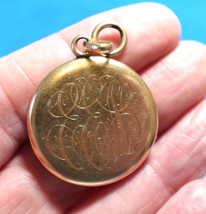 GOLD FILLED ROUND LOCKET ANTIQUE VINTAGE MONOGRAMMED 7.8 GRAMS SEALED J-348