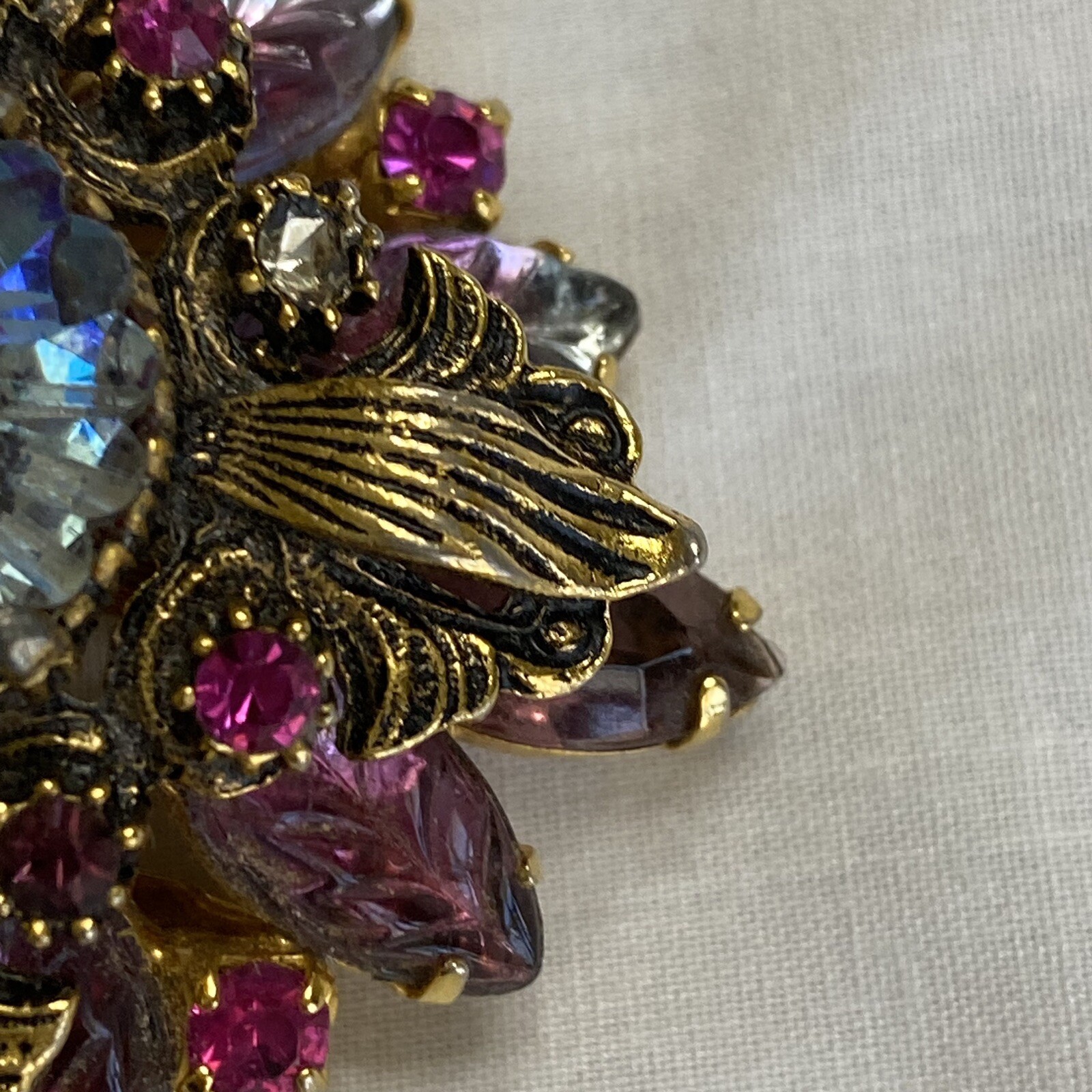 Vtg Brooch Pink Purple Domed Heliotrope Molded Glass Leaves Pin Estate Fashion