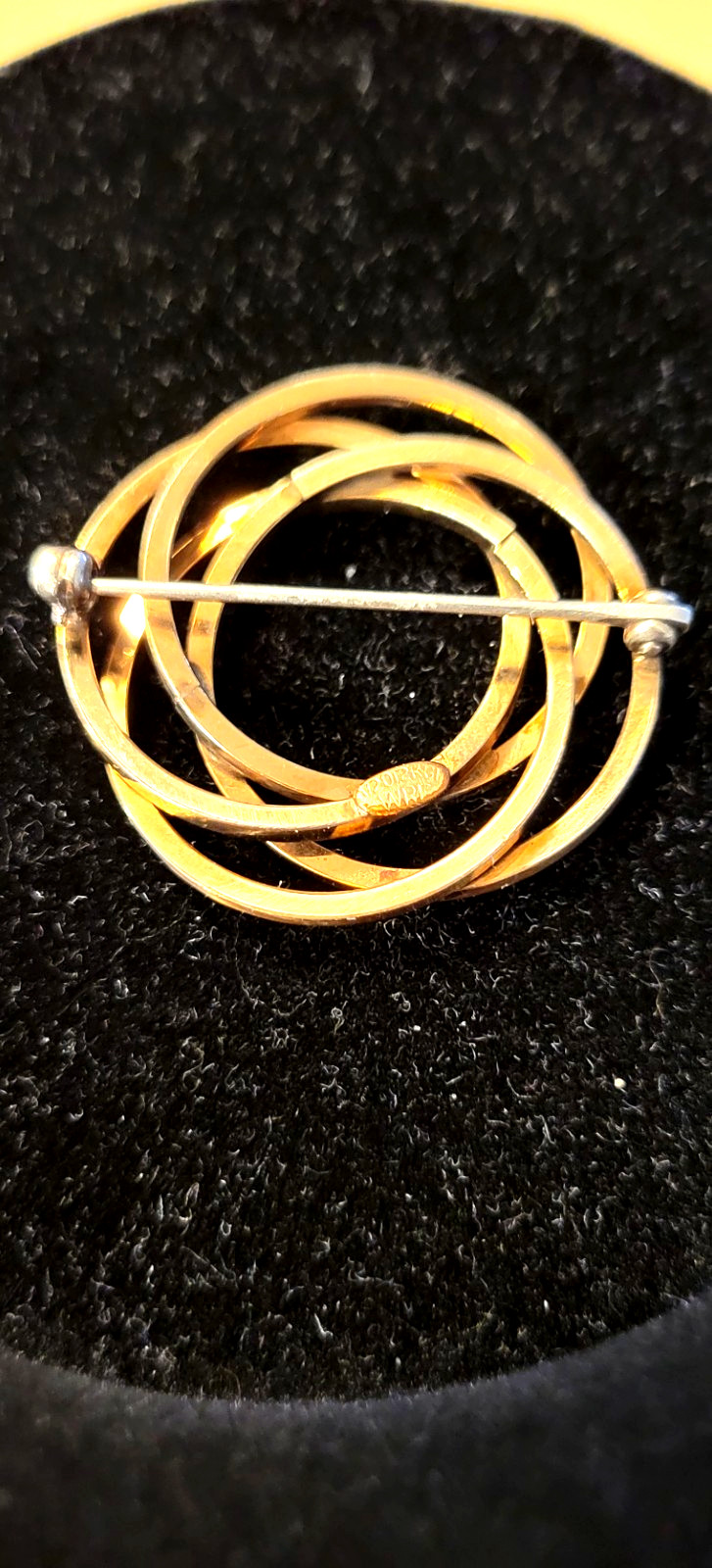 Vintage love knot circle pin 1+1/4″ marked 1/20 gold filled WRF used good cond.