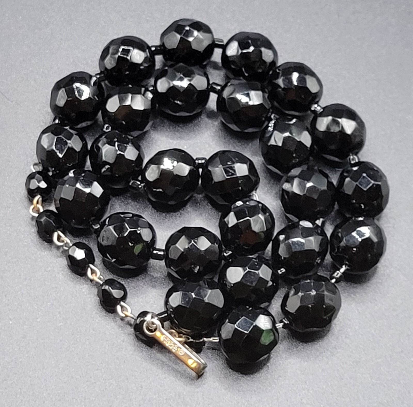 Vintage HOBE Beaded Necklace JET BLACK FACETED 10mm Beads 15-17″ CHOKER Classic
