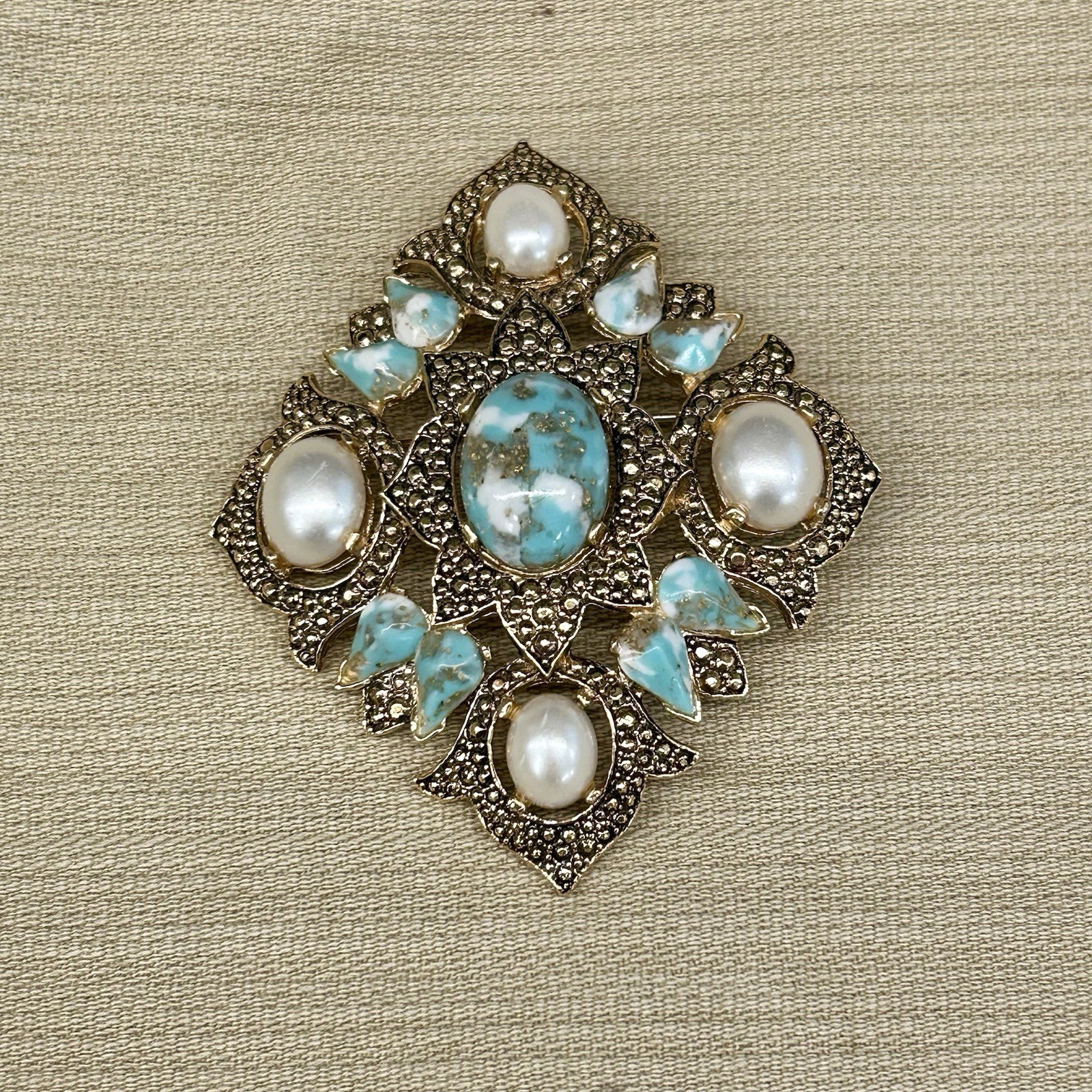 Lot of 9 Assorted Vintage Brooches