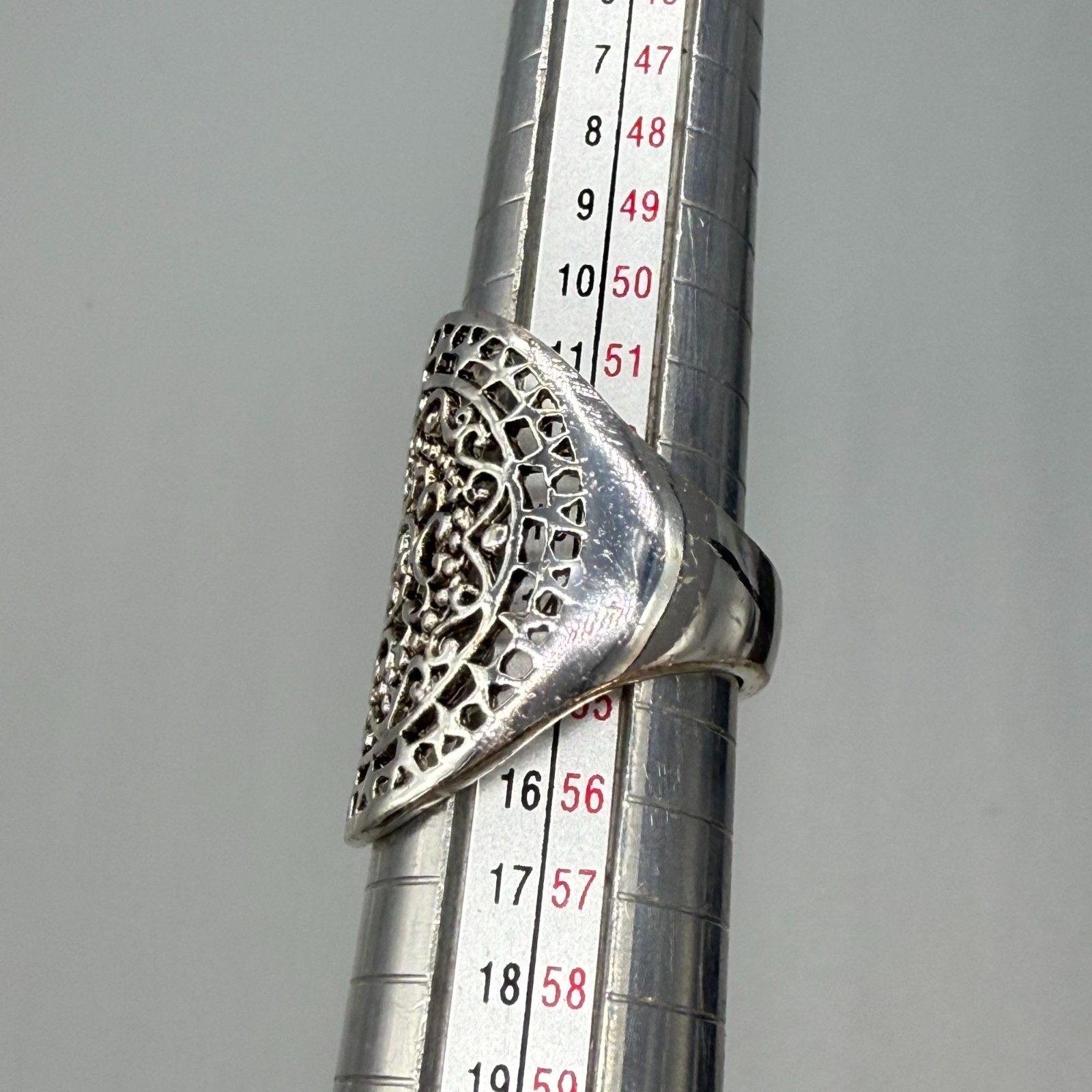 Vintage CW Sterling Silver Oval Filigree Flower Leaf Ring Size 7 Silver Tone Ret