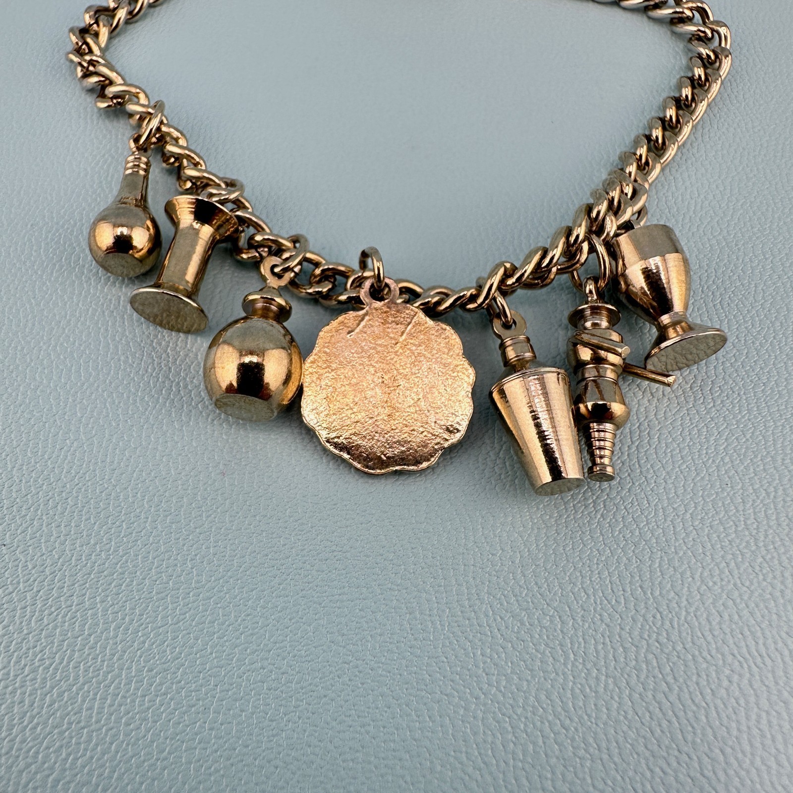 Vintage Charm Bracelet Silver Tone Sister Clasp Milwaukee Zoo Light Bulb 6.5″