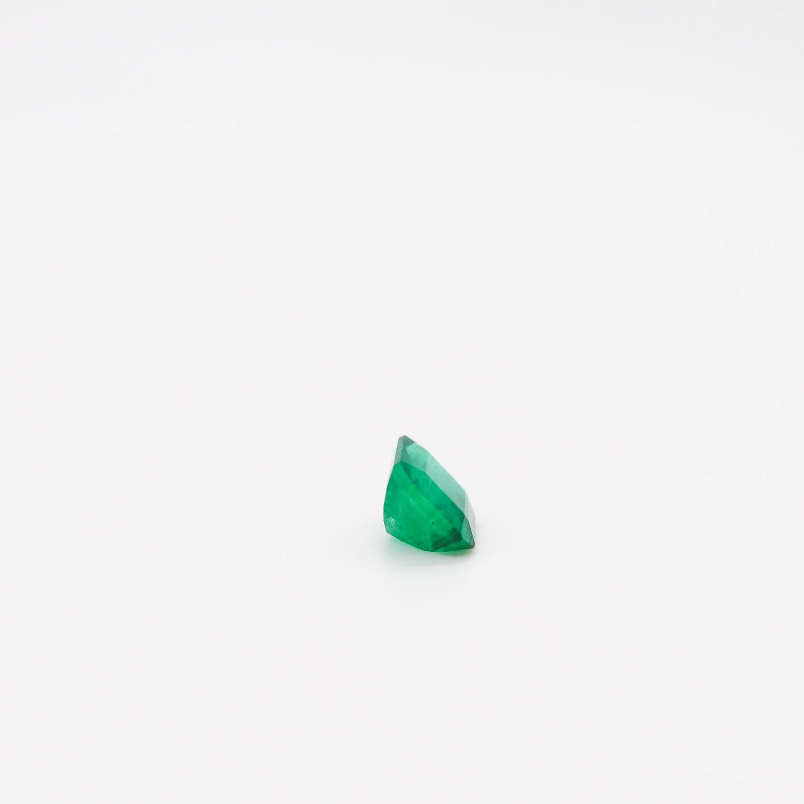 GIA CERTIFIED Emerald Square-Cut Shape Vivid Green 2.87 Carats GIA-5211570703