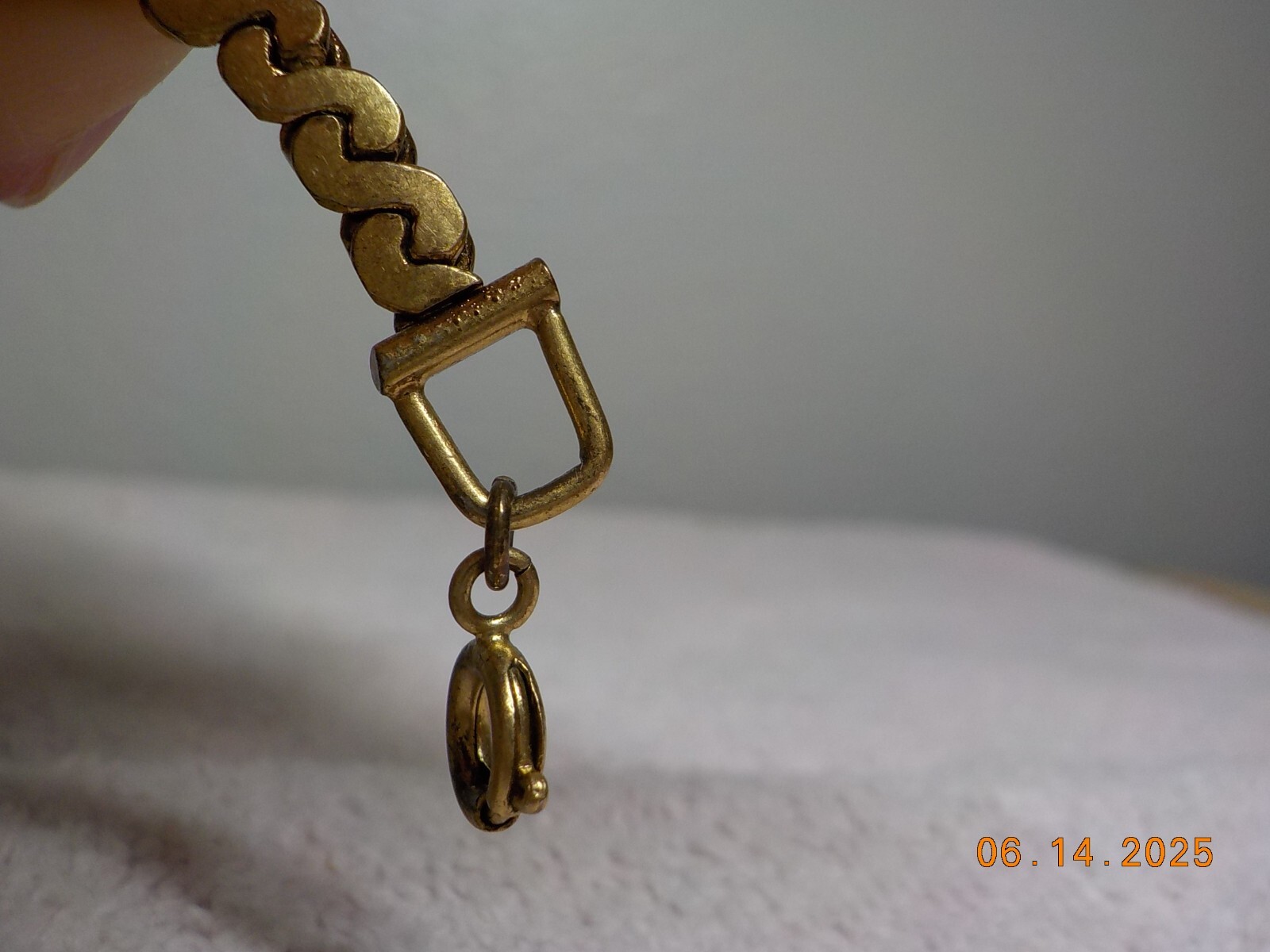 GOLDTONE FLAT S LINK CHAIN CHOKER W/LAYERED COIN DISK PENDANT & COIN ACCENTS