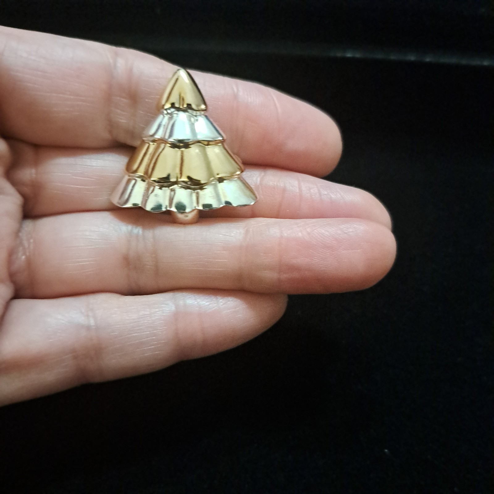 Vintage Roman Two Tone Christmas Tree Pin 1″x 1″ Petite Pre Owned In Box