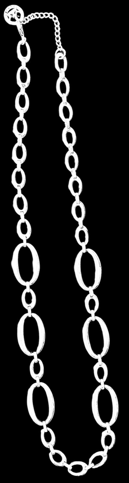 22.5” Silvertone Branded Crown Trifari Oval Links Necklace