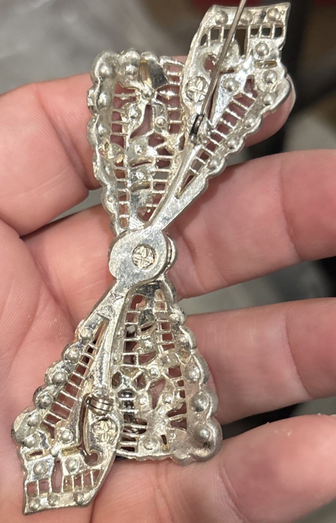 Vtg New England Glass Works Lacy Rhinestone Bow Brooch – 3 3/4″