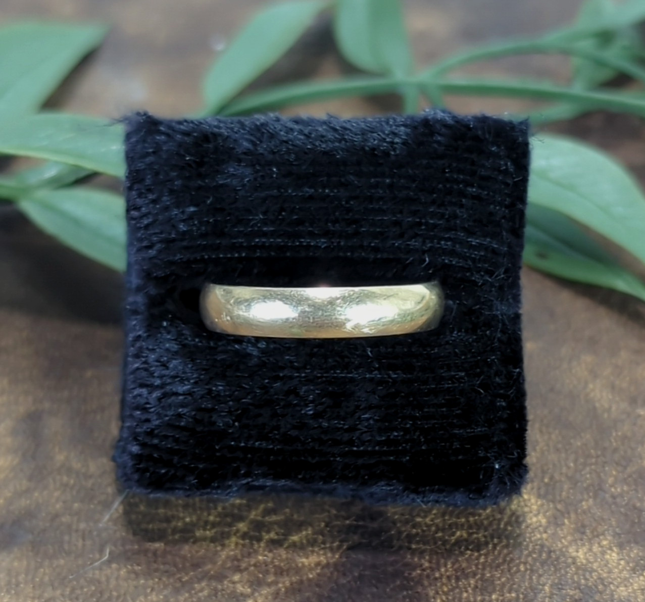 14k 2.5 grams FG Yellow Gold 1/8″ Band Wedding Ring Size: 7.5 Vintage Tested