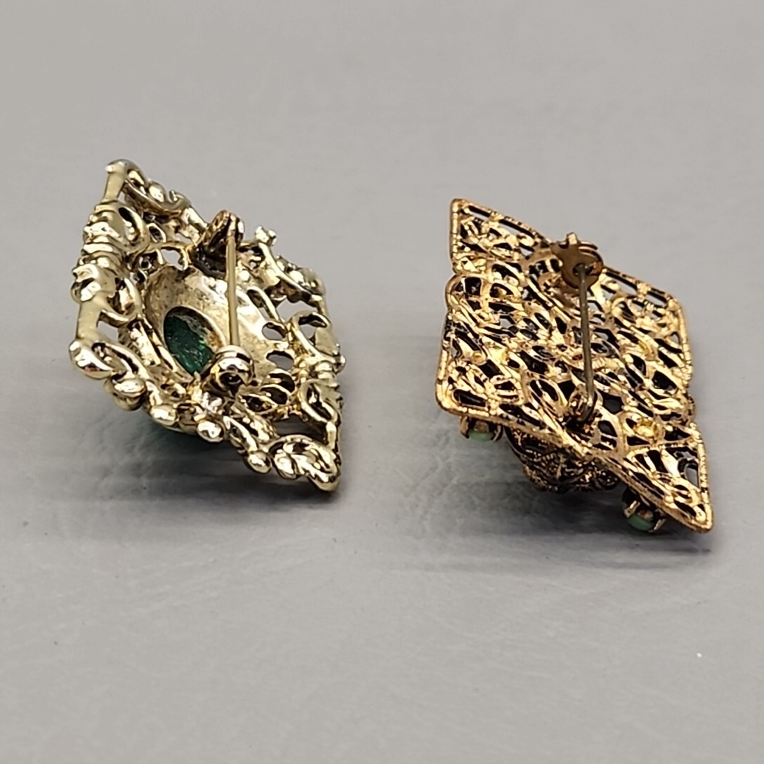 Vintage Brooch Lot of 2 Peking Glass Foil Confetti Oval Gold Tone Filigree