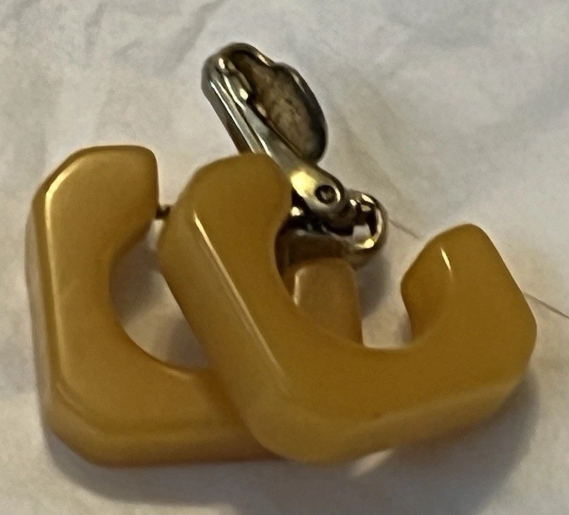 VTG Estate Butterscotch Bakelite Earrings Clip-On 1/2”x1/2cm Modern Minimalist