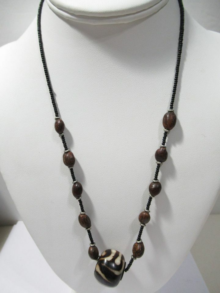 VINTAGE TRIBAL SEED AND FOCAL BEAD NECKLACE PENDANT DZI BROWN WHITE SWIRL