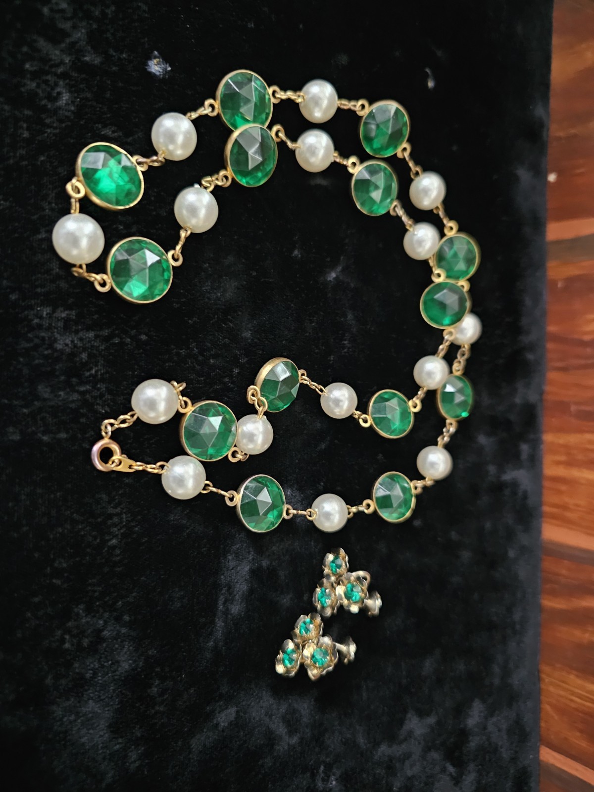 Vtg Green Acrylic Bezel Set Crystal Faux Pearl Goldtone Necklace Screwback Ear