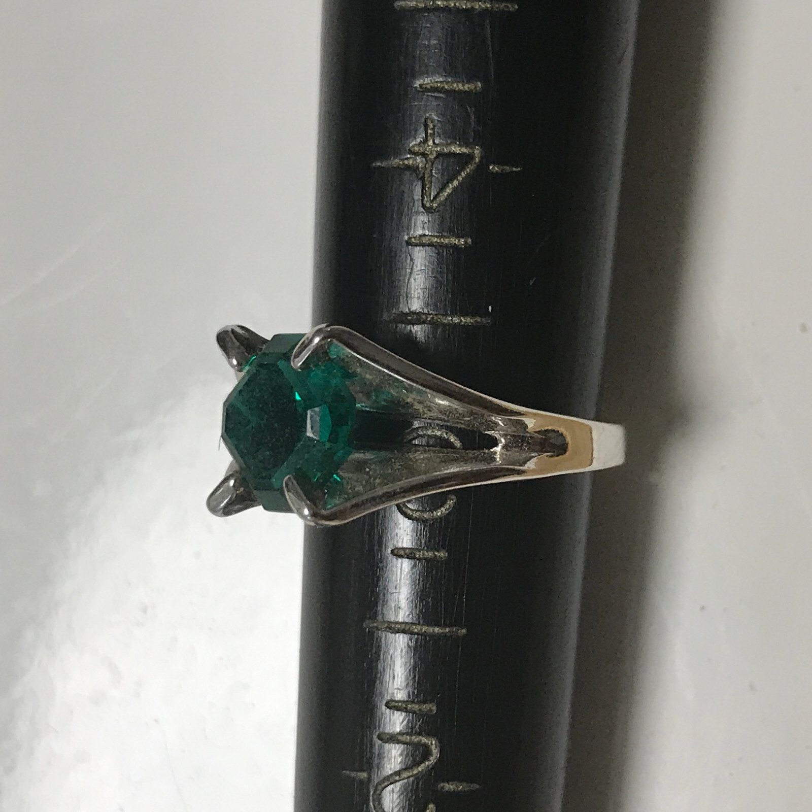 Vintage Simulated Emerald Stamped 18k HGE Ring Size 3 May Birth Stone Green