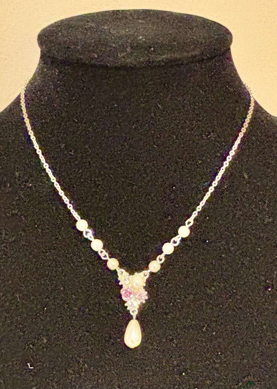 SAO AVON Necklace Faux Pearl and rose Rhinestones 16” with 3” ext.