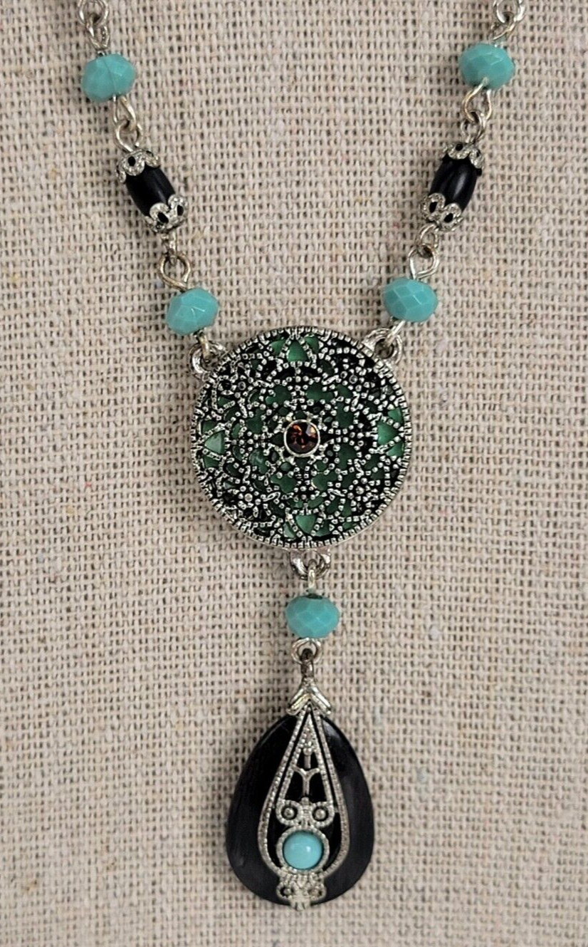 Vintage Avon NR Turquoise Black Teardrop Pendant Necklace 16.5 In