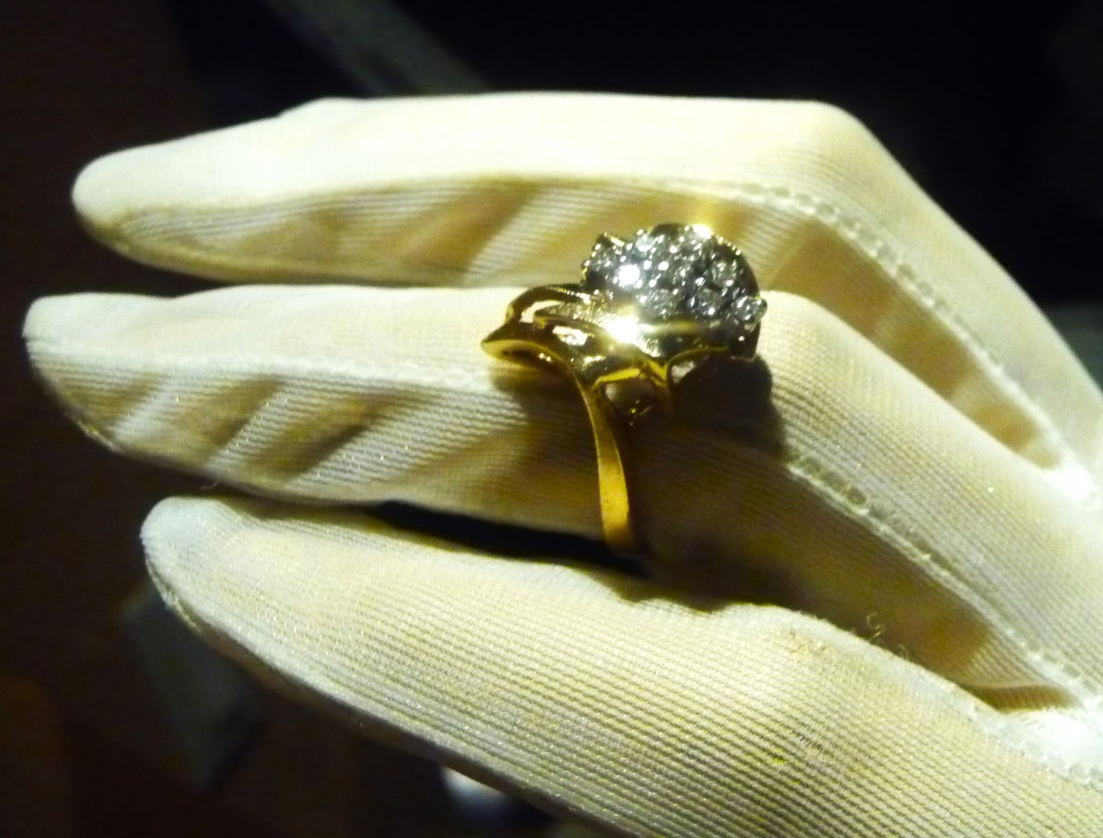 GORGEOUS ESTATE VINTAGE DESIGNER VR 14K YELLOW GOLD DIAMOND CLUSTER RING!