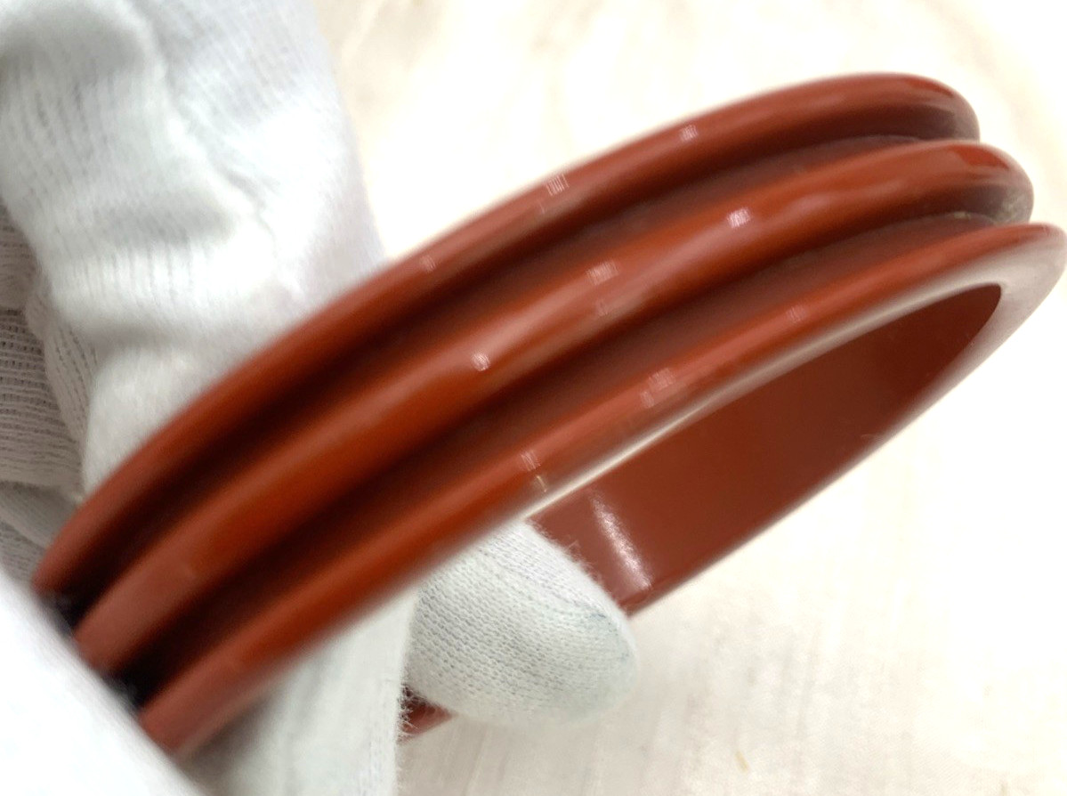 VTG Bangle Bracelet Lucite Plastic Ribbed Burnt Orange Rust Bold 8″ Inside Circ.