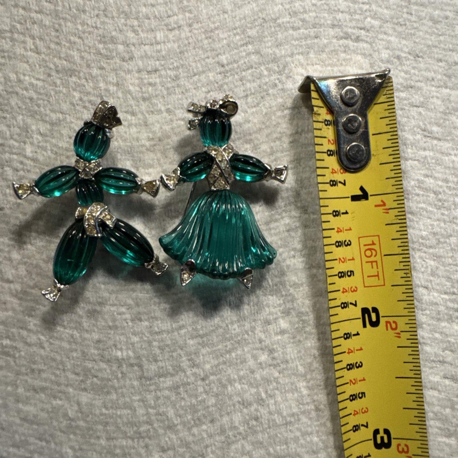 VTG CROWN TRIFARI PINS POM POM & TOM TOM SAPPHIRE GREEN GLASS RAG DOLL SIGNED