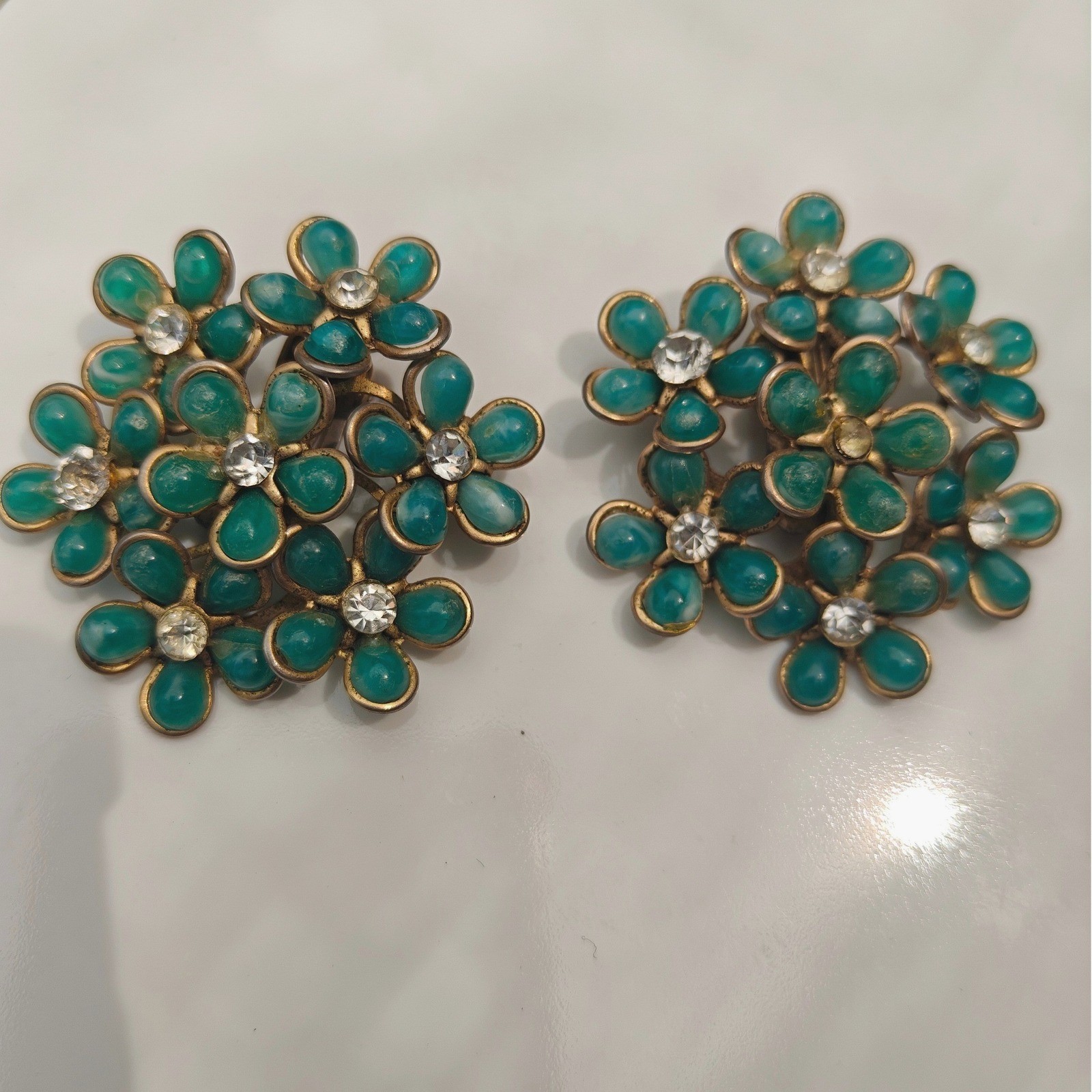 Vintage 1960 Teal Floral Cluster Clip On Earrings Gold Tone Rhinestone Turquoise
