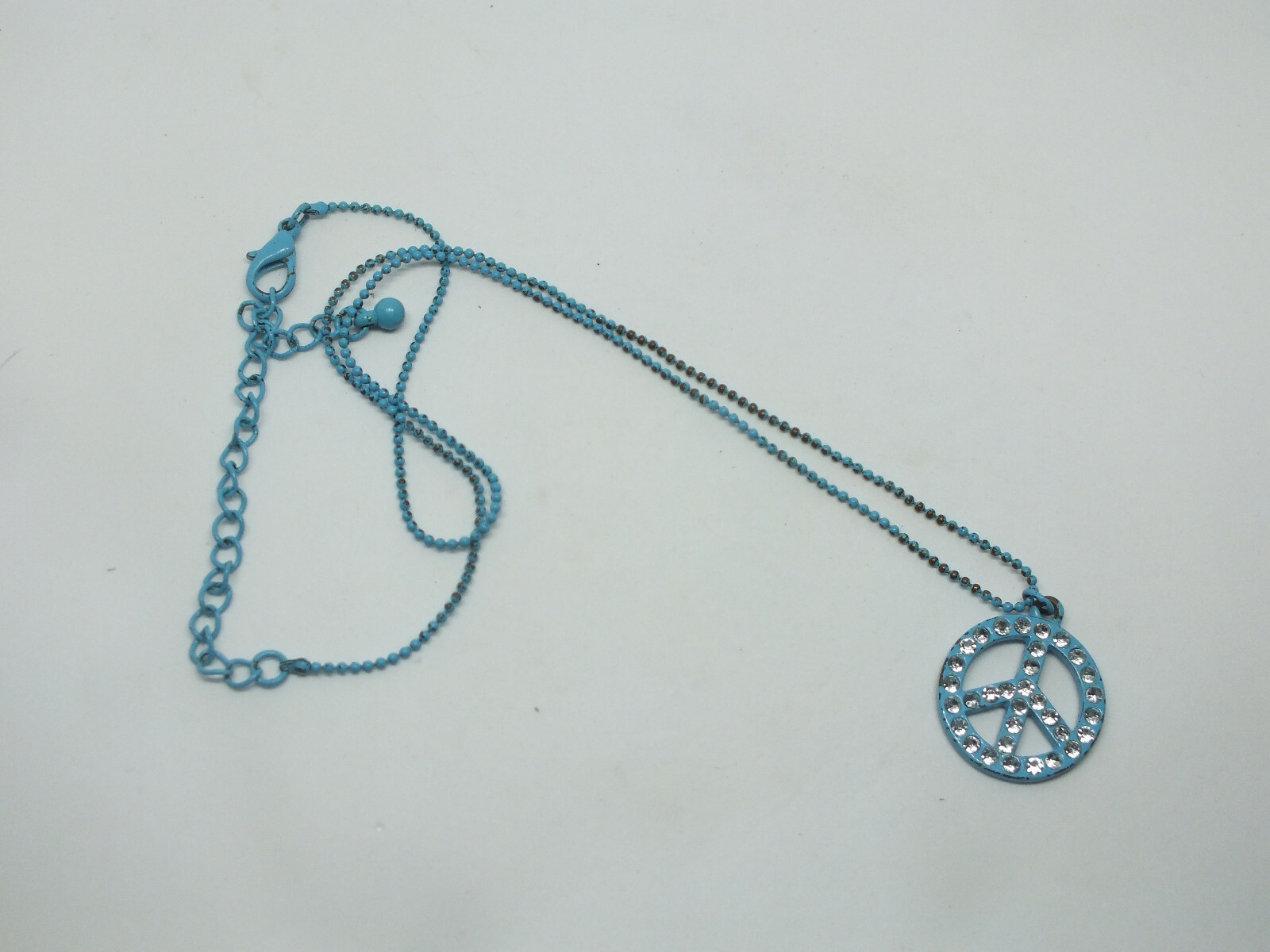 Beautiful Necklace Turquoise Blue Clear Rhinestones Peace Sign 16-18″ + 3/4″