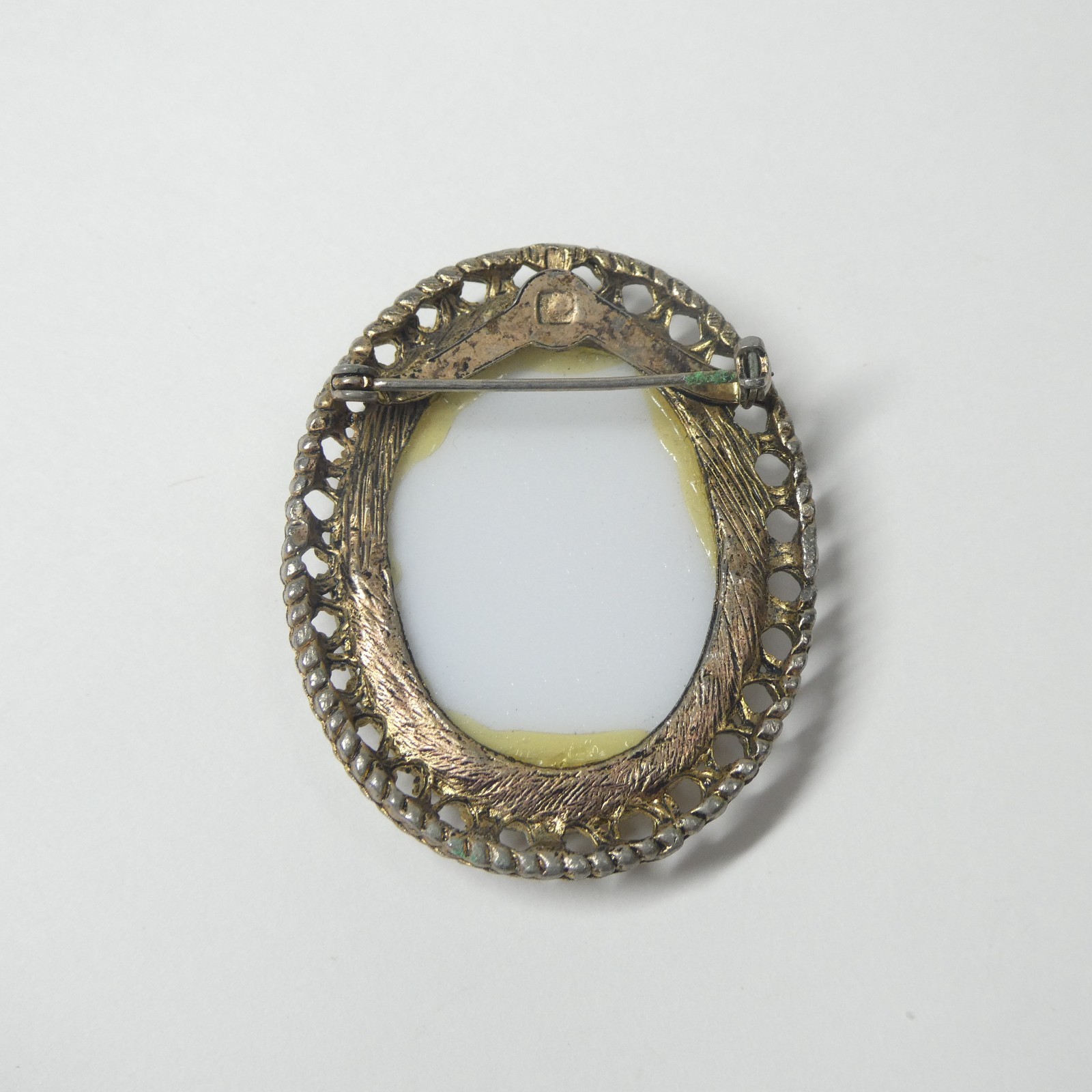 Porcelain Pin Romantic Couple w/ Brass Filigree Frame Oval Vintage Brooch