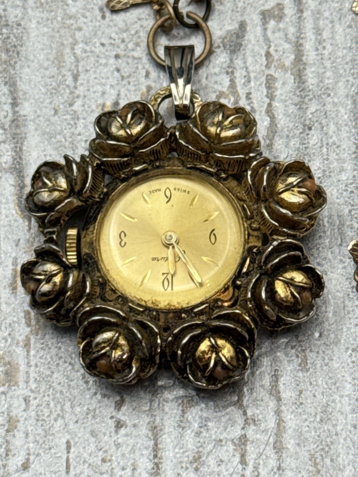 VTG Endura Mechanical Pendant Watch With Rose Bezel And Textured Chain-works