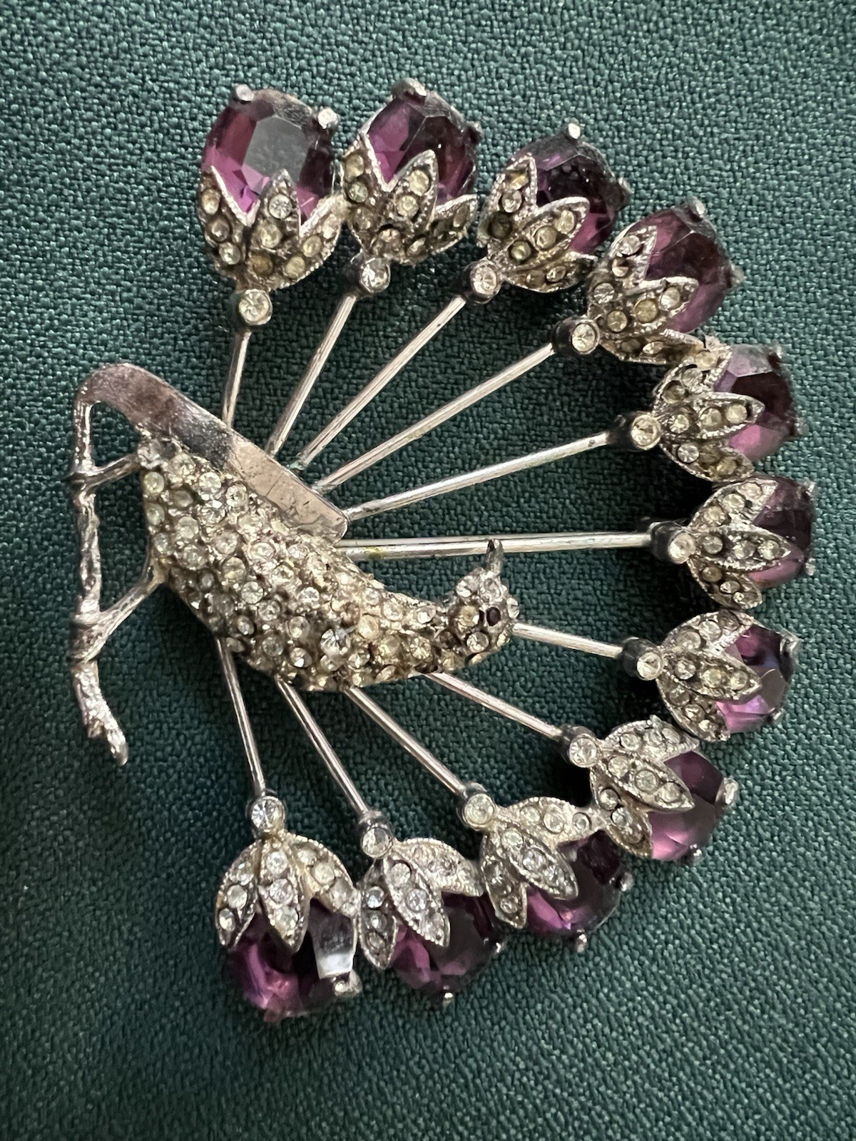 STUNNING VINTAGE 30s-40s HUGE PEACOCK BROOCH PURPLE TAIL FEATHER STONES