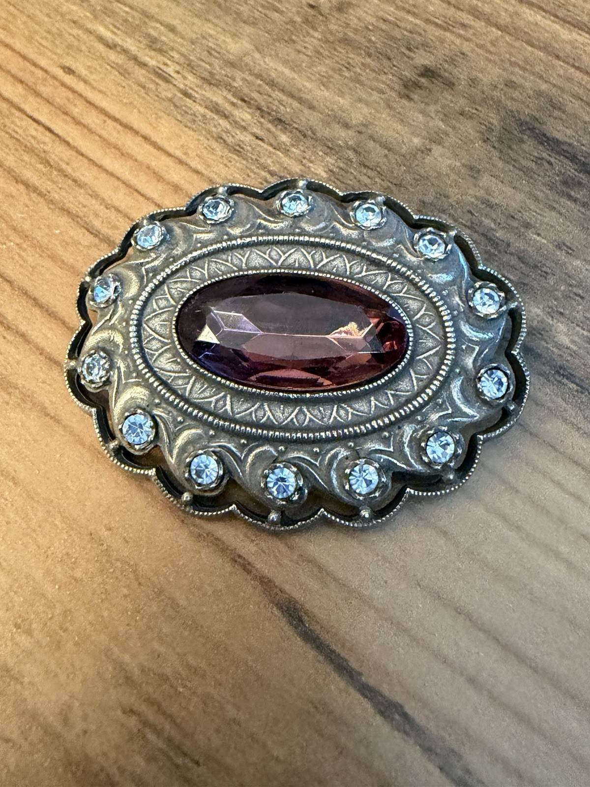 Vintage Purple Blue Rhinestone Silver Tone Oval Framed Brooch Pin Unsigned 1928