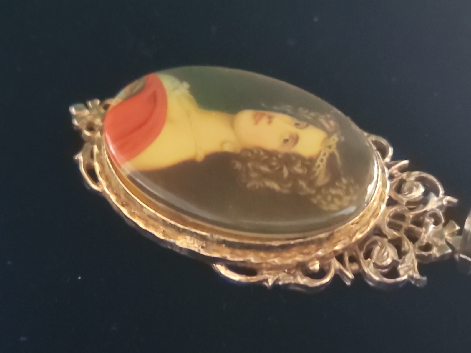 Victorian Revival Cameo Transfer Portrait Pendant Vintage ART Arthur Pepper