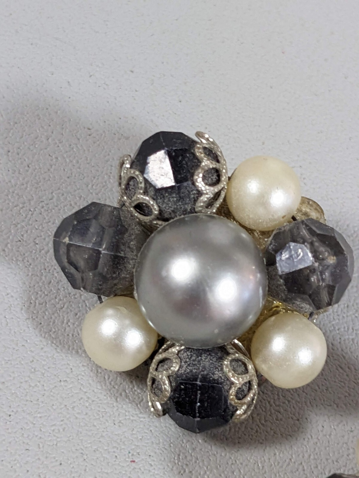 Vintage Silver Tone Gray Pearl Black Bead Cluster Round Clip On Earrings