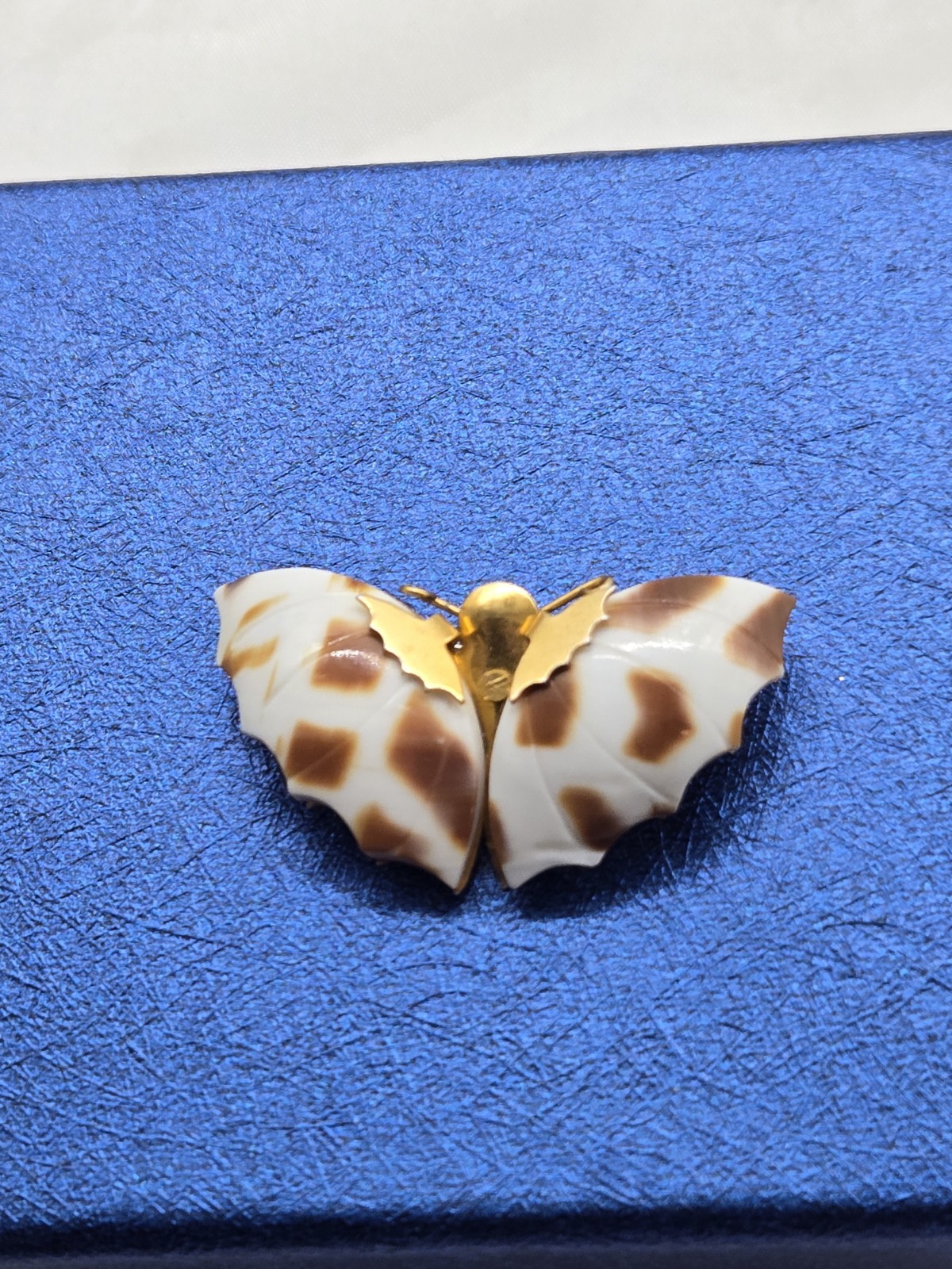 Vintage Mini Shell Butterfly Bohemian Brooch Pin Gold Tone Metal Brown White