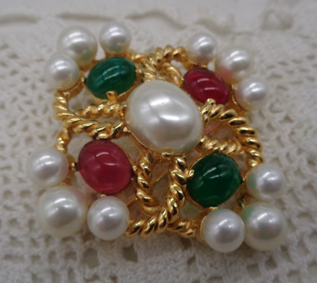 Vintage CINER Faux Pearl & GRIPOIX GLASS Cabochon BROOCH / Pendant