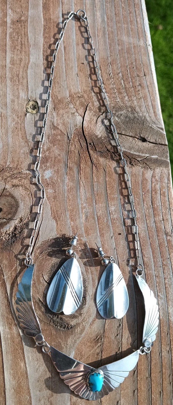 TURQUOISE NAVAJO STERLING SILVER FEATHER NECKLACE & EARRINGS