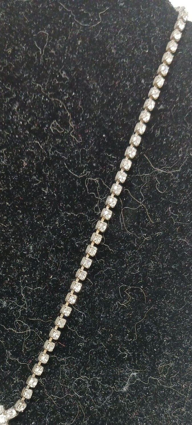 1960’s Rhinestone Bow Necklace Silver Tone Vintage Statement 17.5 in #J11-Pu