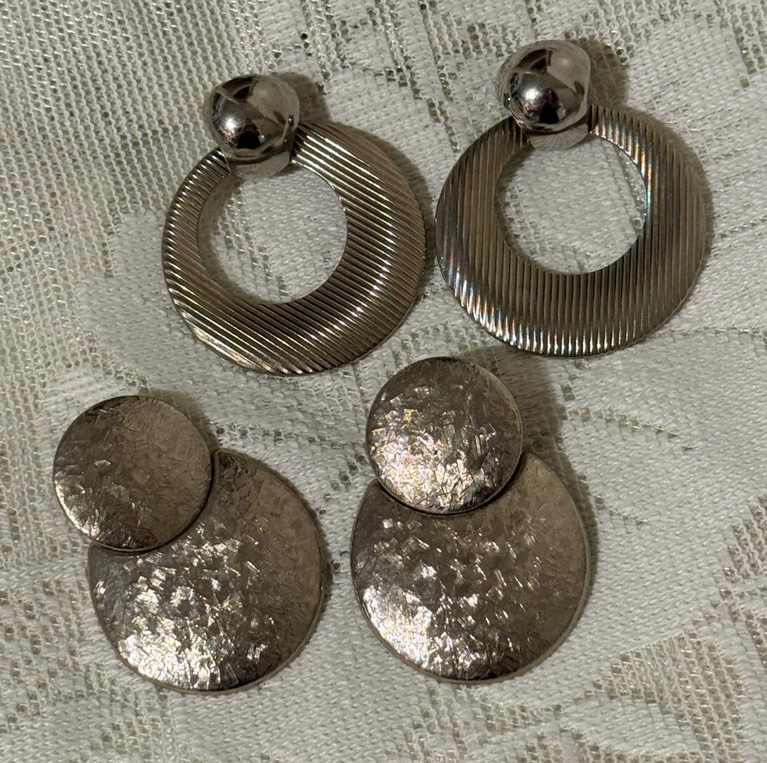Vtg Pair Earrings Textured Door Knocker And Double Disc Pierced – Aluminum Metal